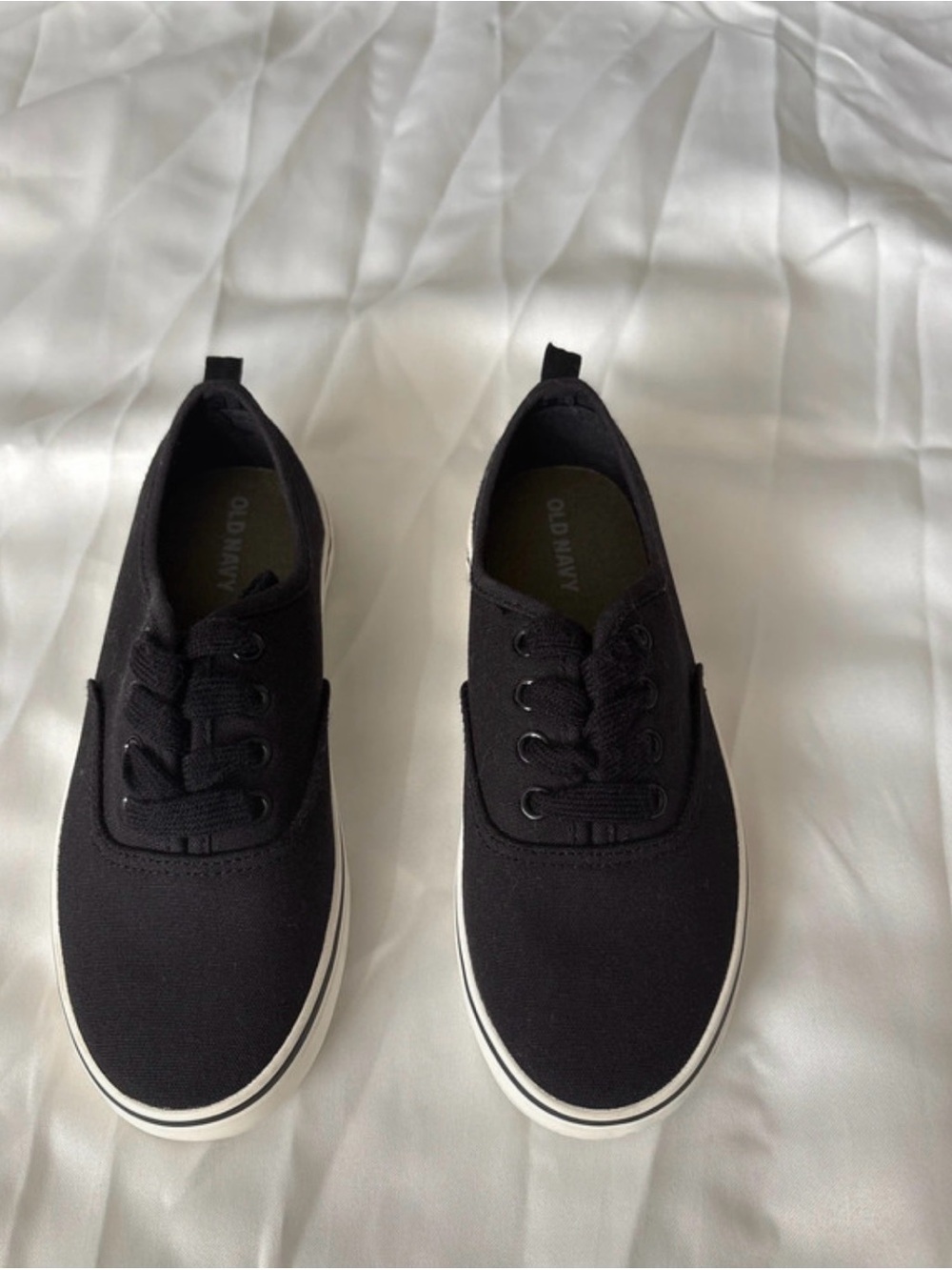 Old Navy Black Canvas Men's Low-Top Sneakers